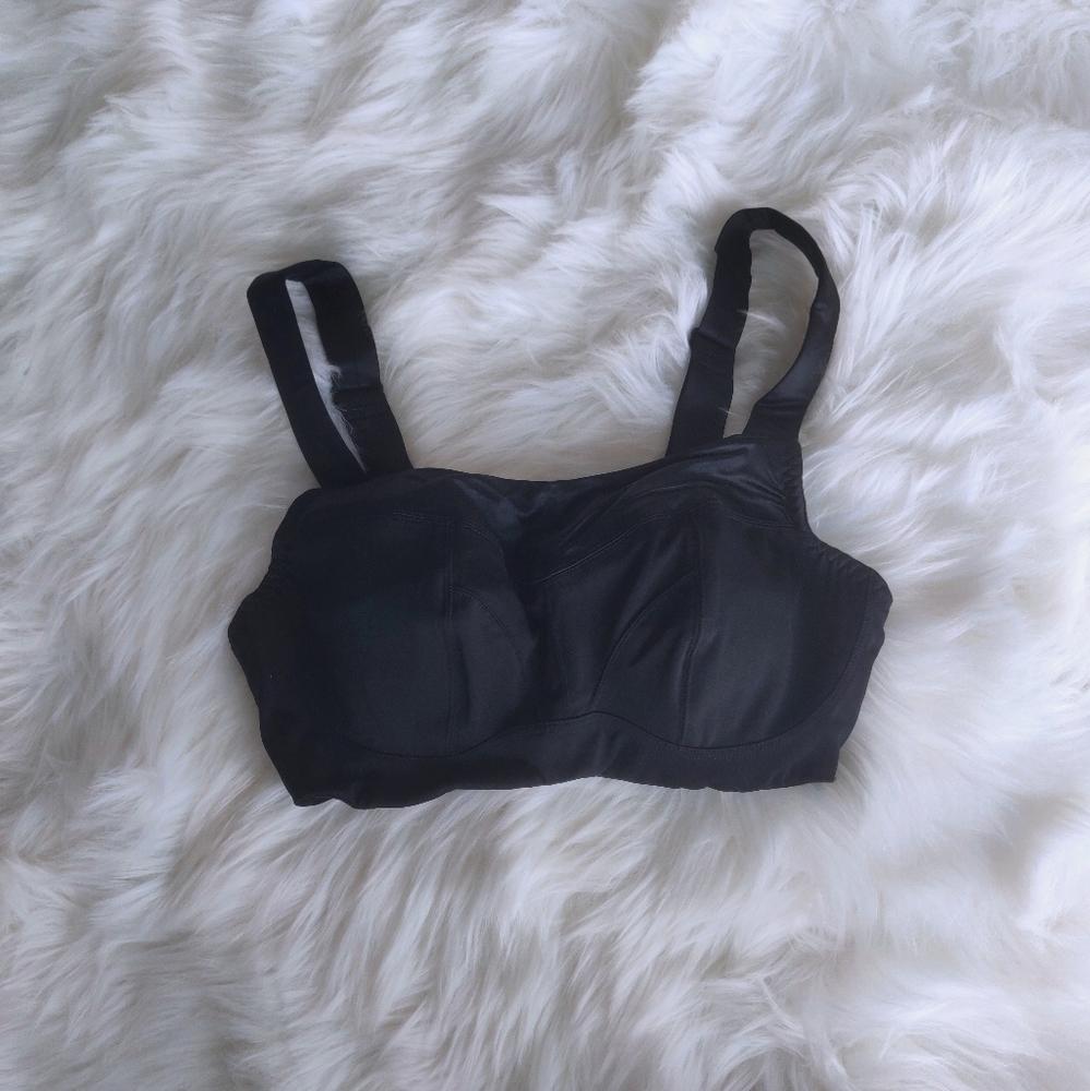 NWOT Moving comfort Brooks sports bra
